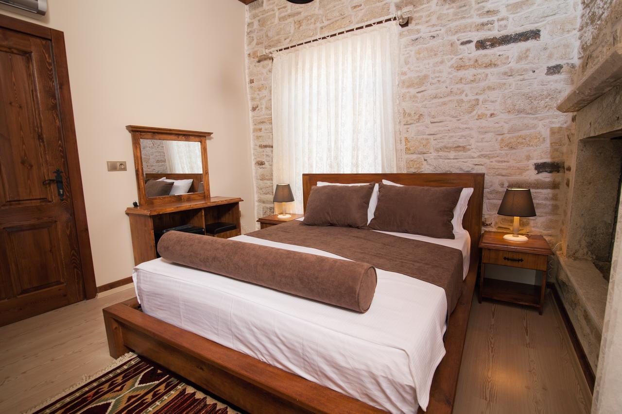 1922 Hotel Yenifoca Екстер'єр фото