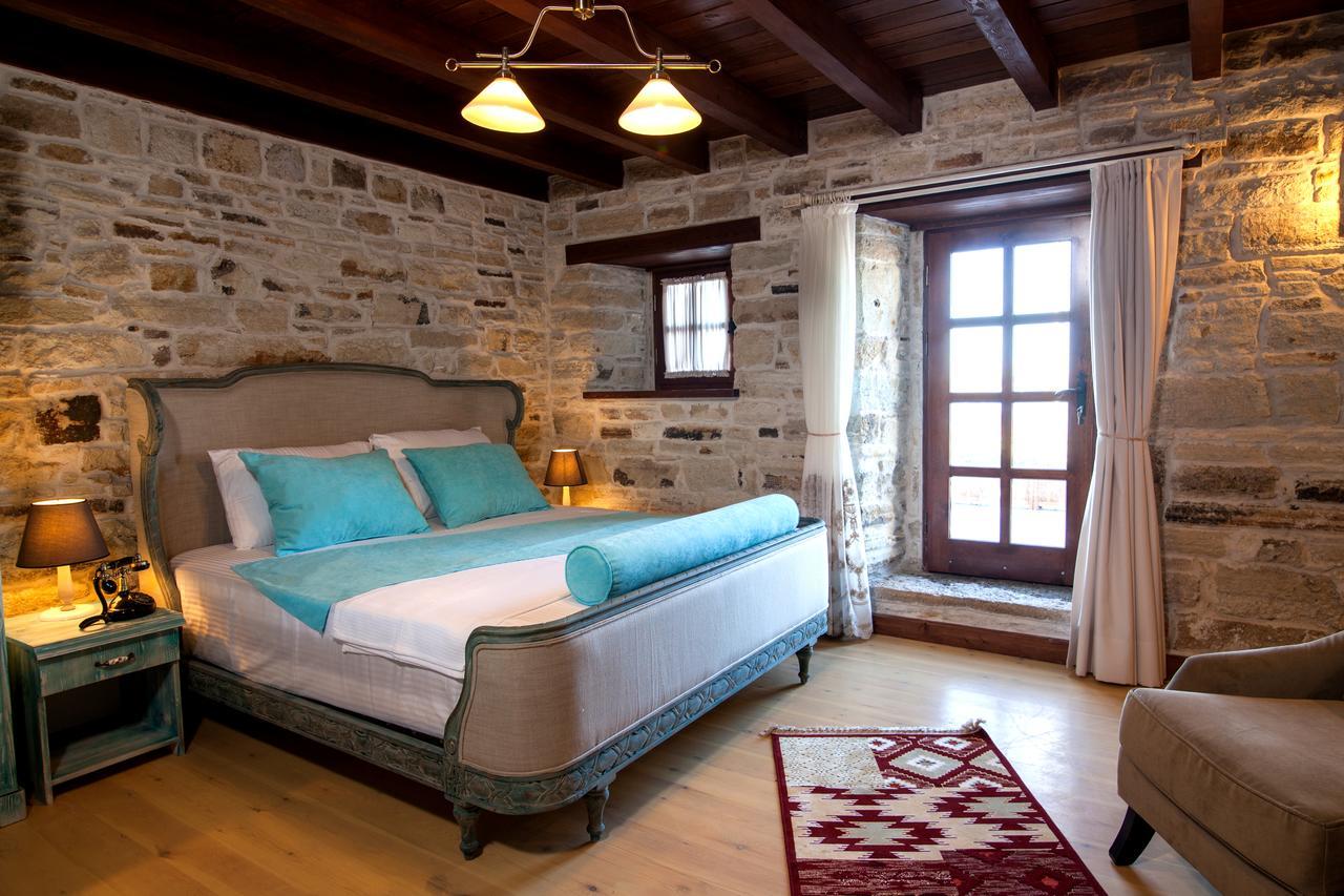 1922 Hotel Yenifoca Екстер'єр фото