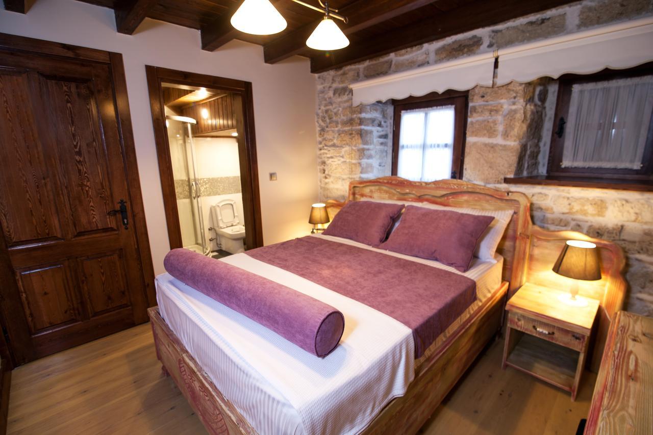 1922 Hotel Yenifoca Екстер'єр фото